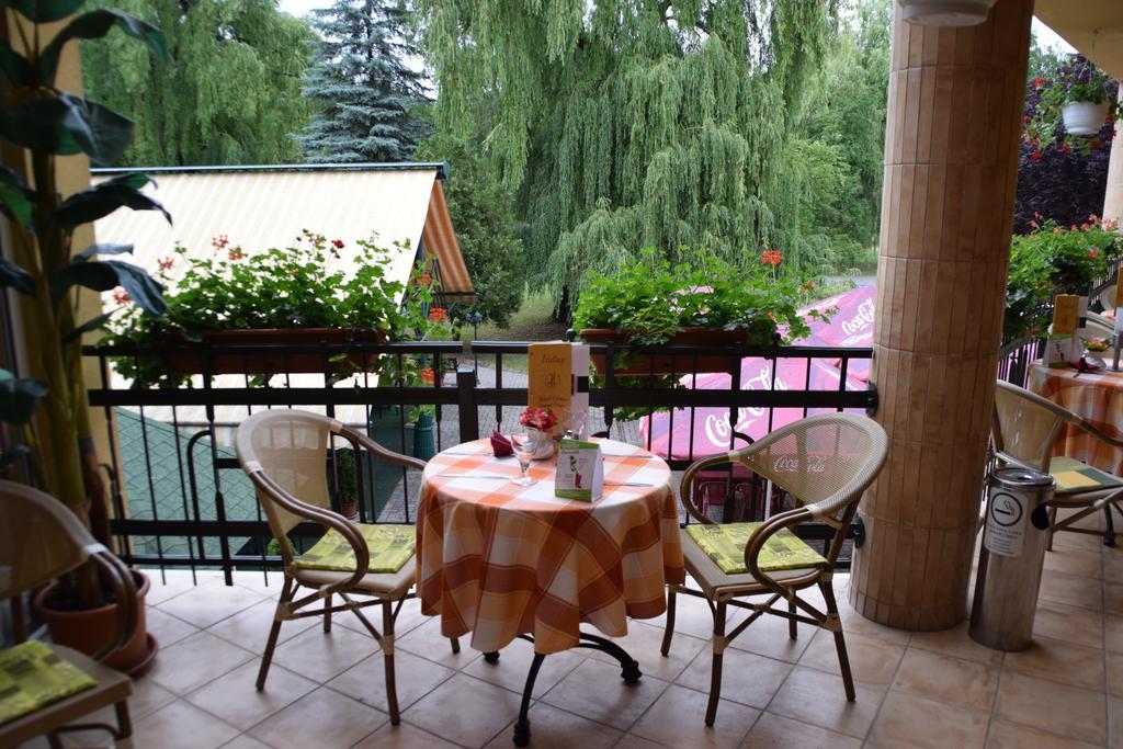 Hotel Lukács Superior Kazincbarcika Esterno foto